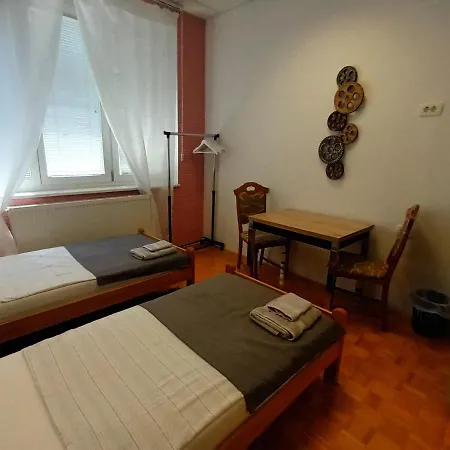 בית הארחה Viksi